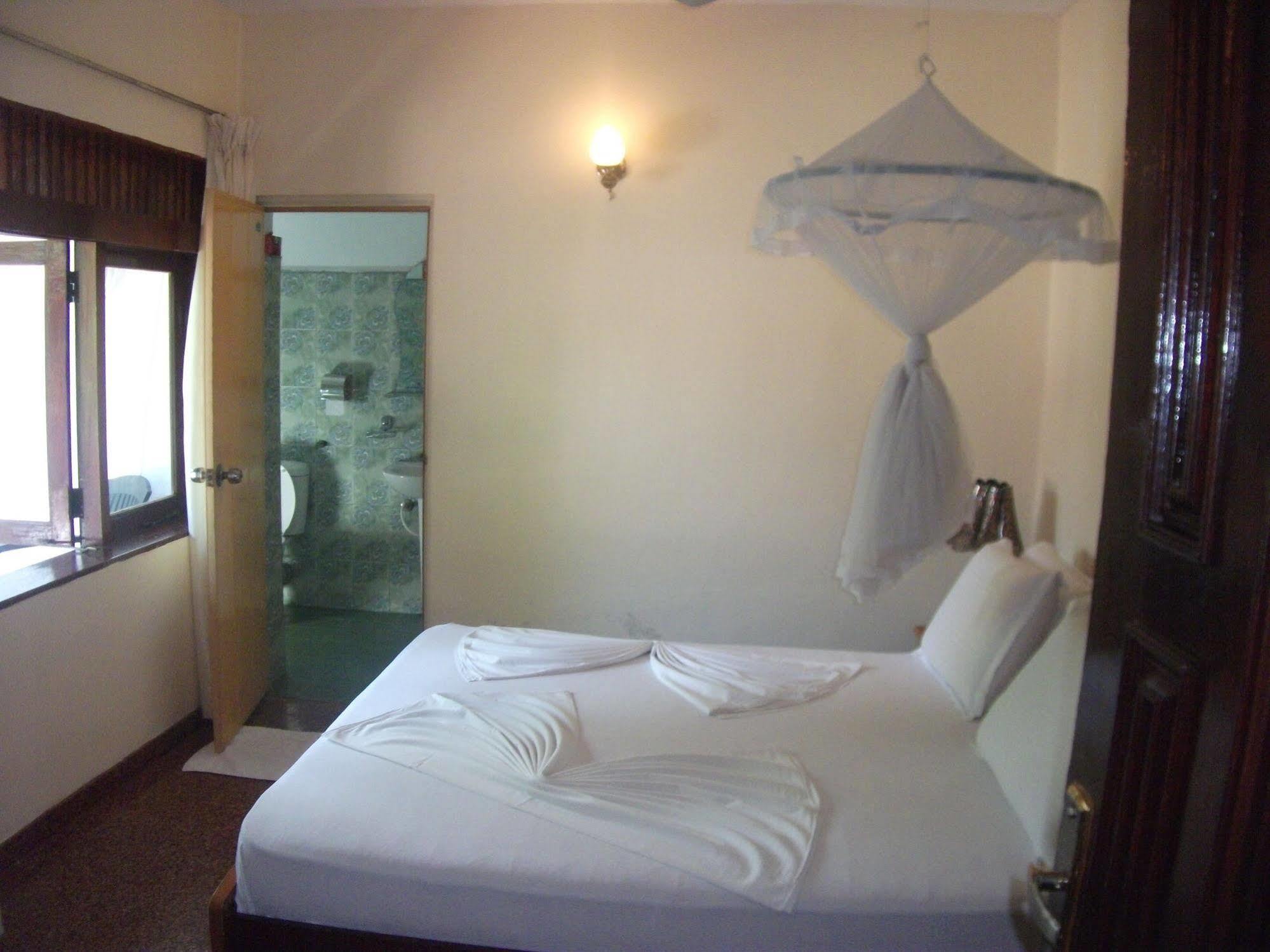 Milano Tourist Rest Hotell Anuradhapura Eksteriør bilde