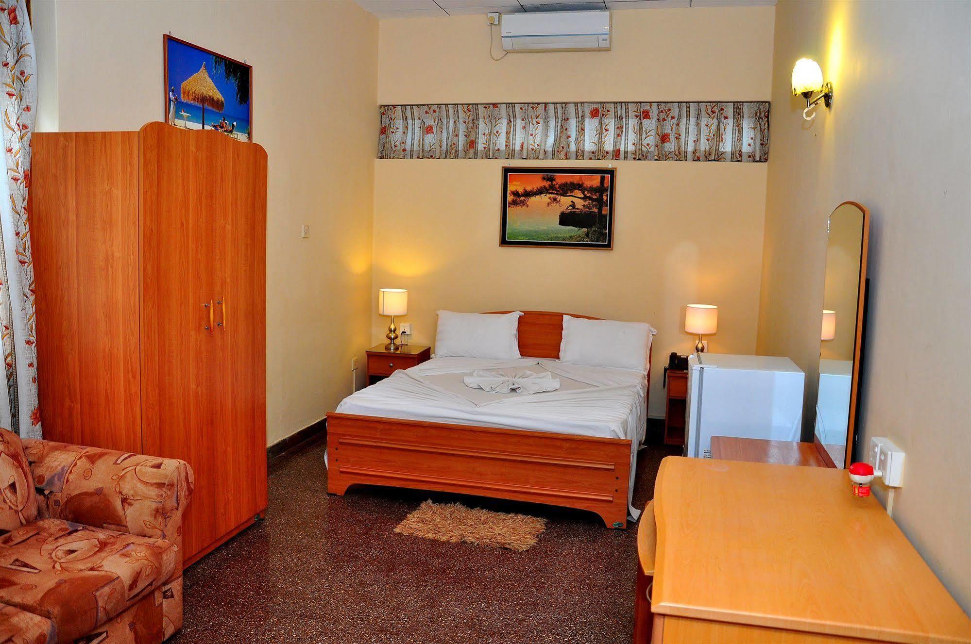 Milano Tourist Rest Hotell Anuradhapura Eksteriør bilde